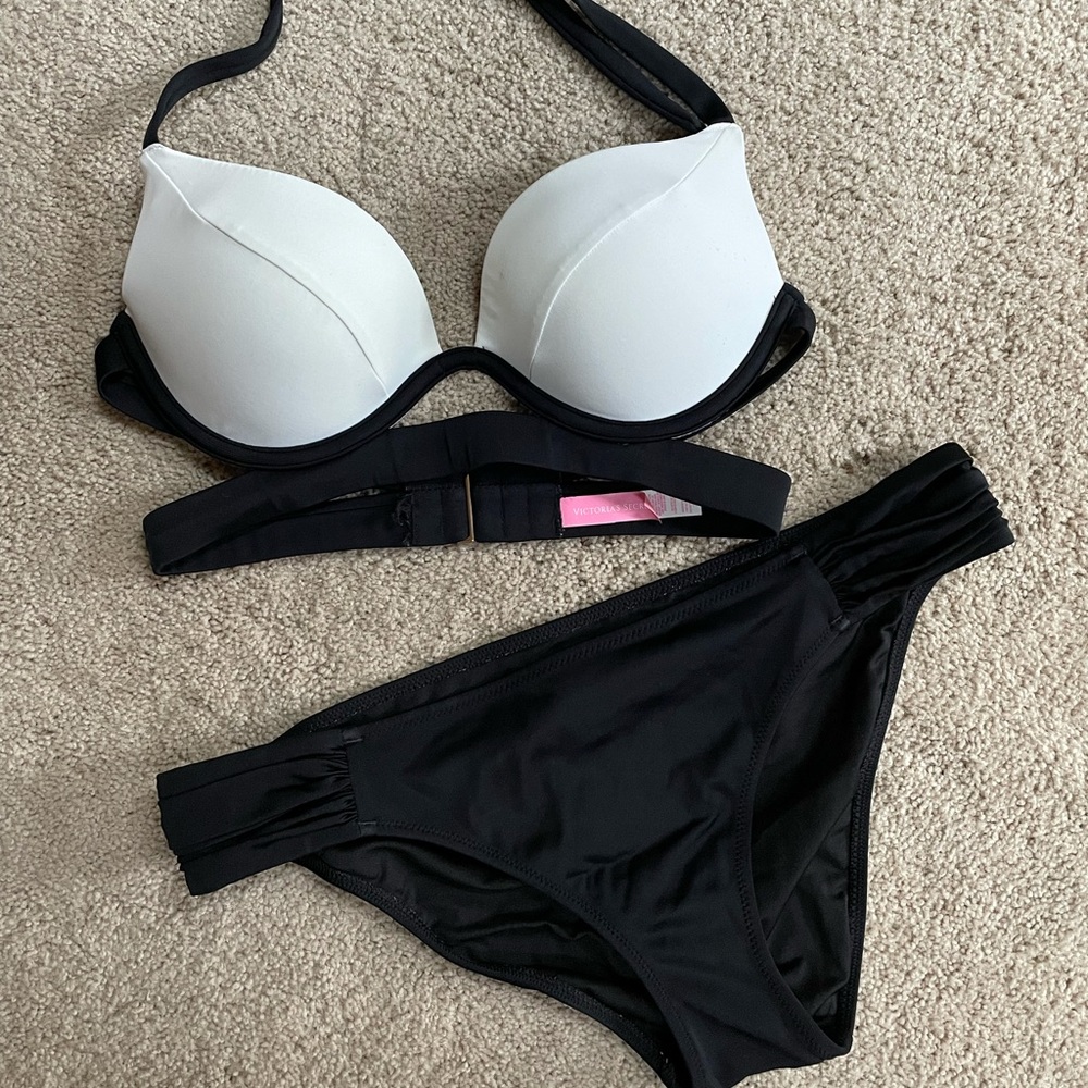 Barely worn Victoria’s Secret bikini!